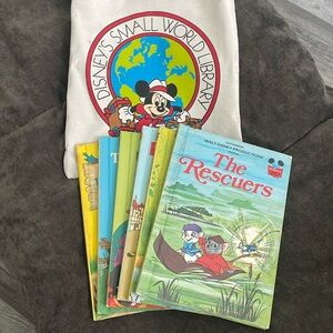 Vintage Disney books and bag include Pinocchio 1972 copy right